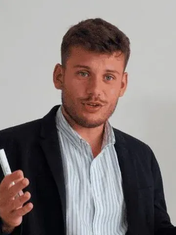 Adrián Fernández, abogado y docente